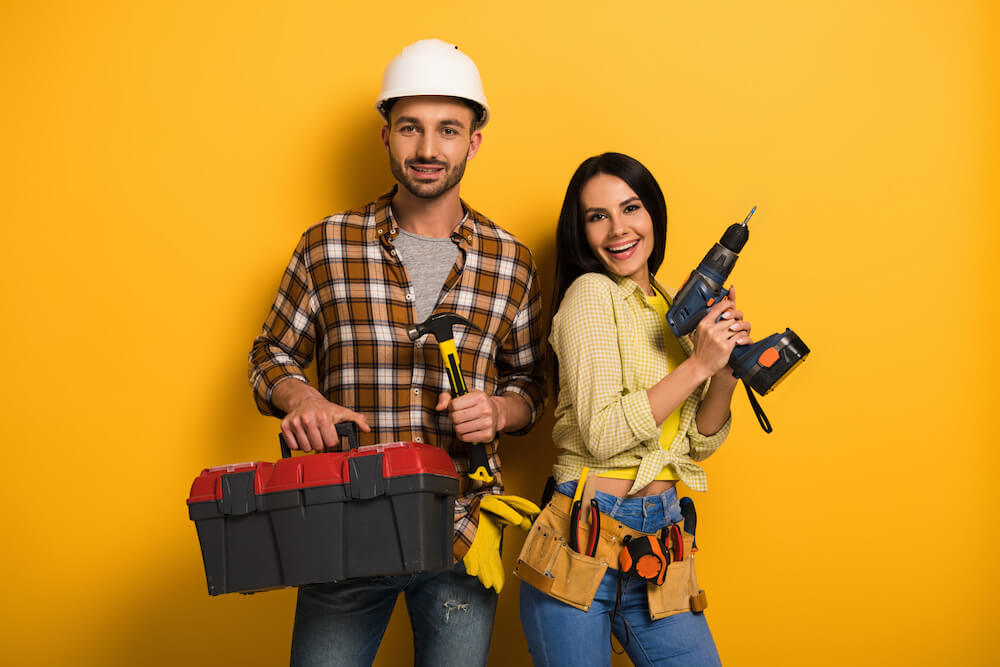 CONSTRUCTION couple fixing house